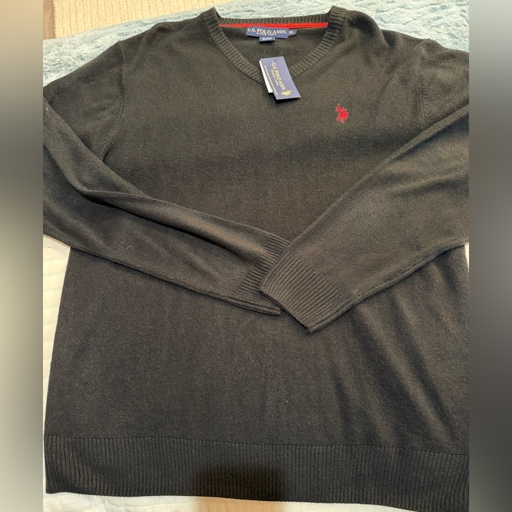U.S. Polo Assn. Black V-Neck Sweater Size XL NWT
